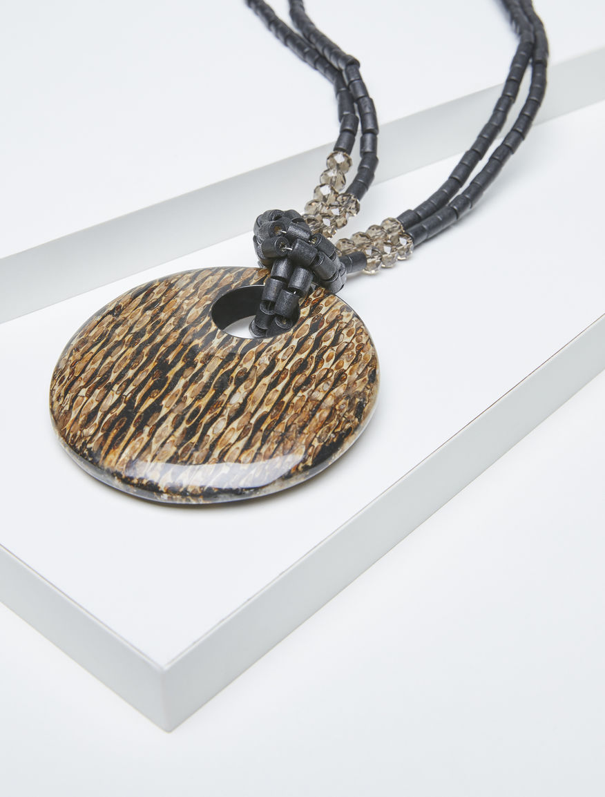 Collana con ciondolo in resina Weekend Maxmara Collana con ciondolo in resina Weekend Maxmara