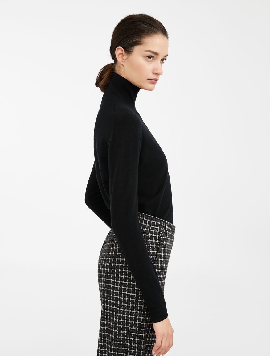 Silk and wool yarn polo neck jumper Weekend Maxmara Silk and wool yarn polo neck jumper Weekend Maxmara