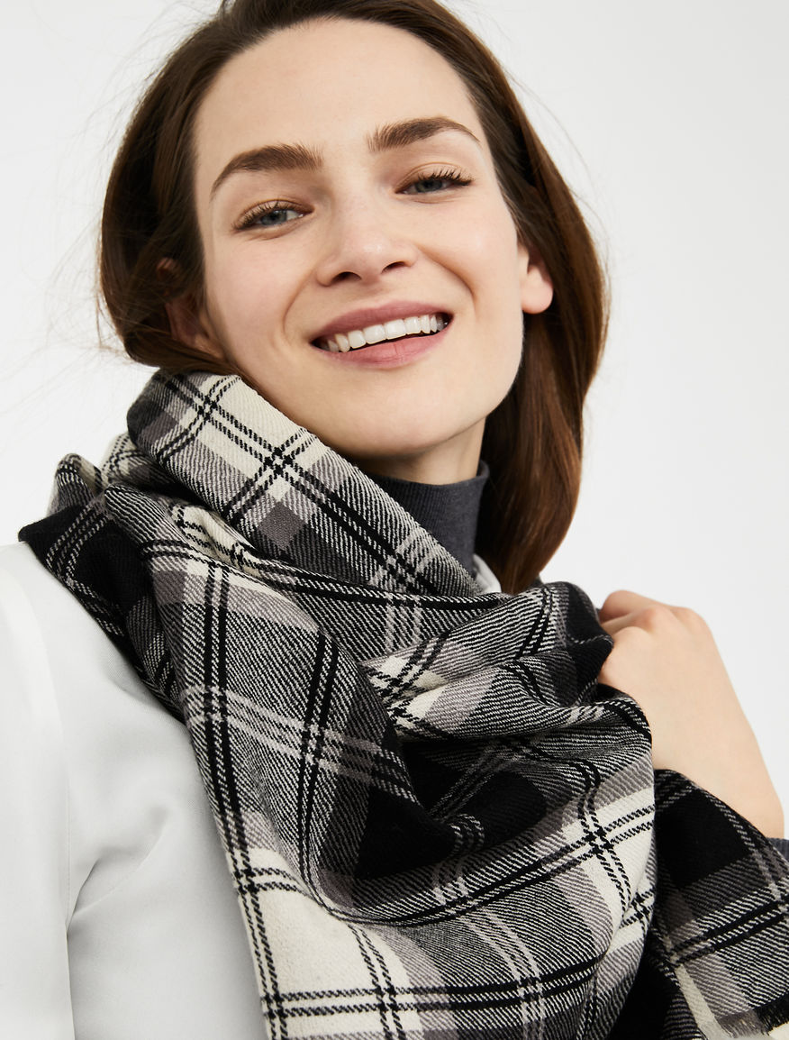 Wool stole Weekend Maxmara Wool stole Weekend Maxmara