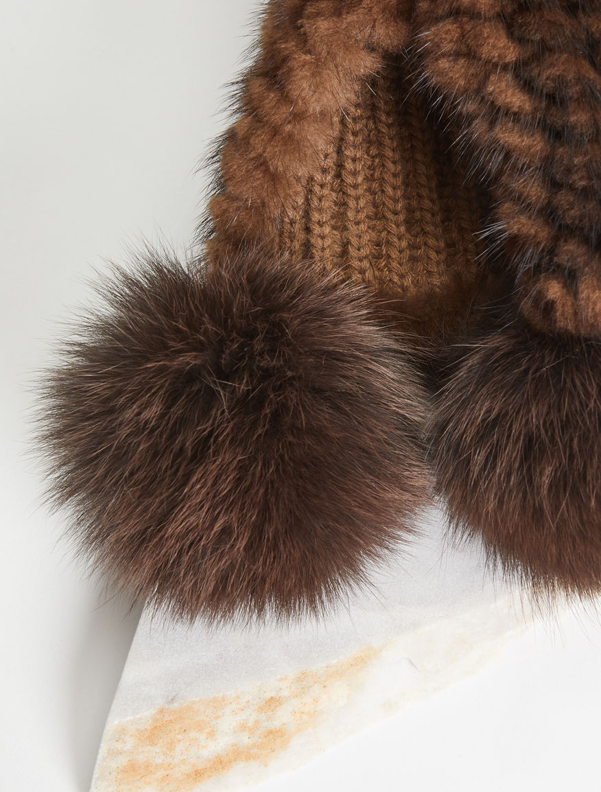 Cappello in visone e volpe Weekend Maxmara Cappello in visone e volpe Weekend Maxmara