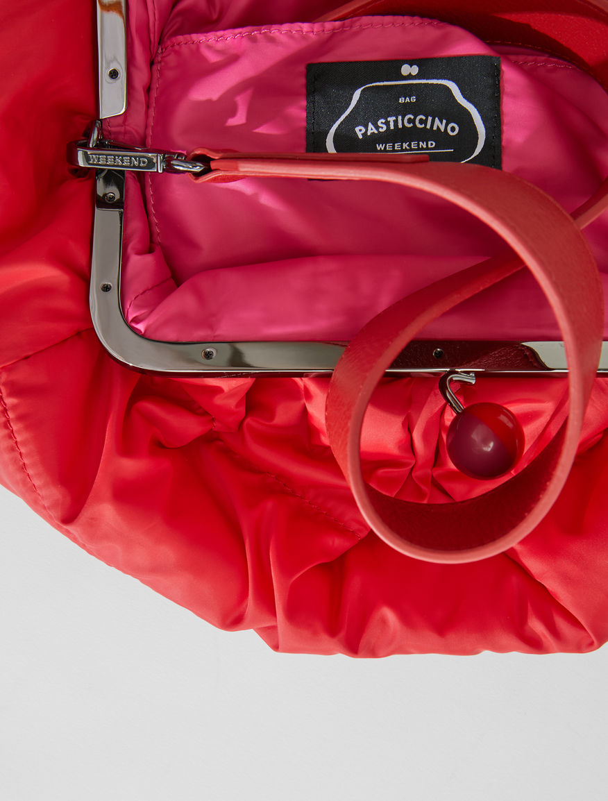 Pasticcino Bag medium in raso tecnico Weekend Maxmara Pasticcino Bag medium in raso tecnico Weekend Maxmara