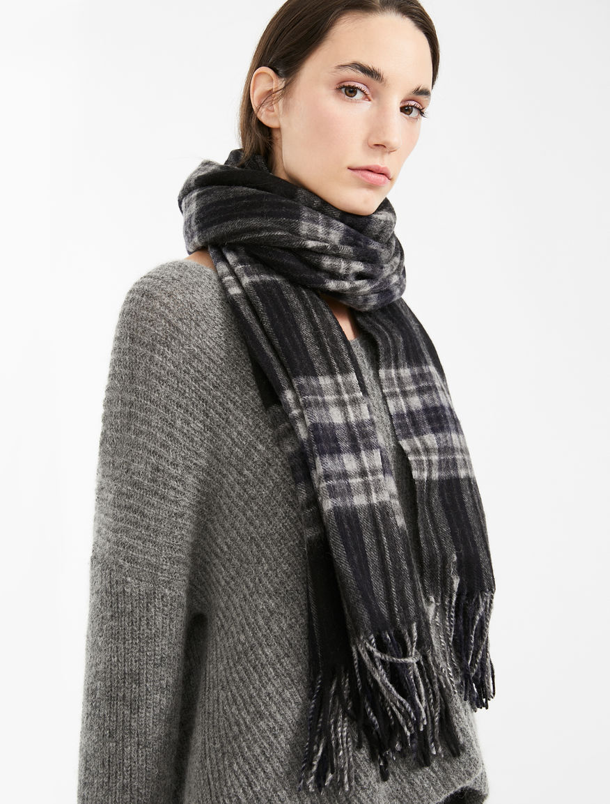 Wool stole Weekend Maxmara Wool stole Weekend Maxmara