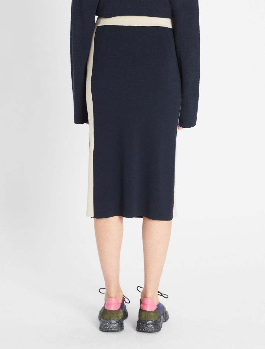 Viscose yarn skirt
Weekend Maxmara Viscose yarn skirt
Weekend Maxmara
