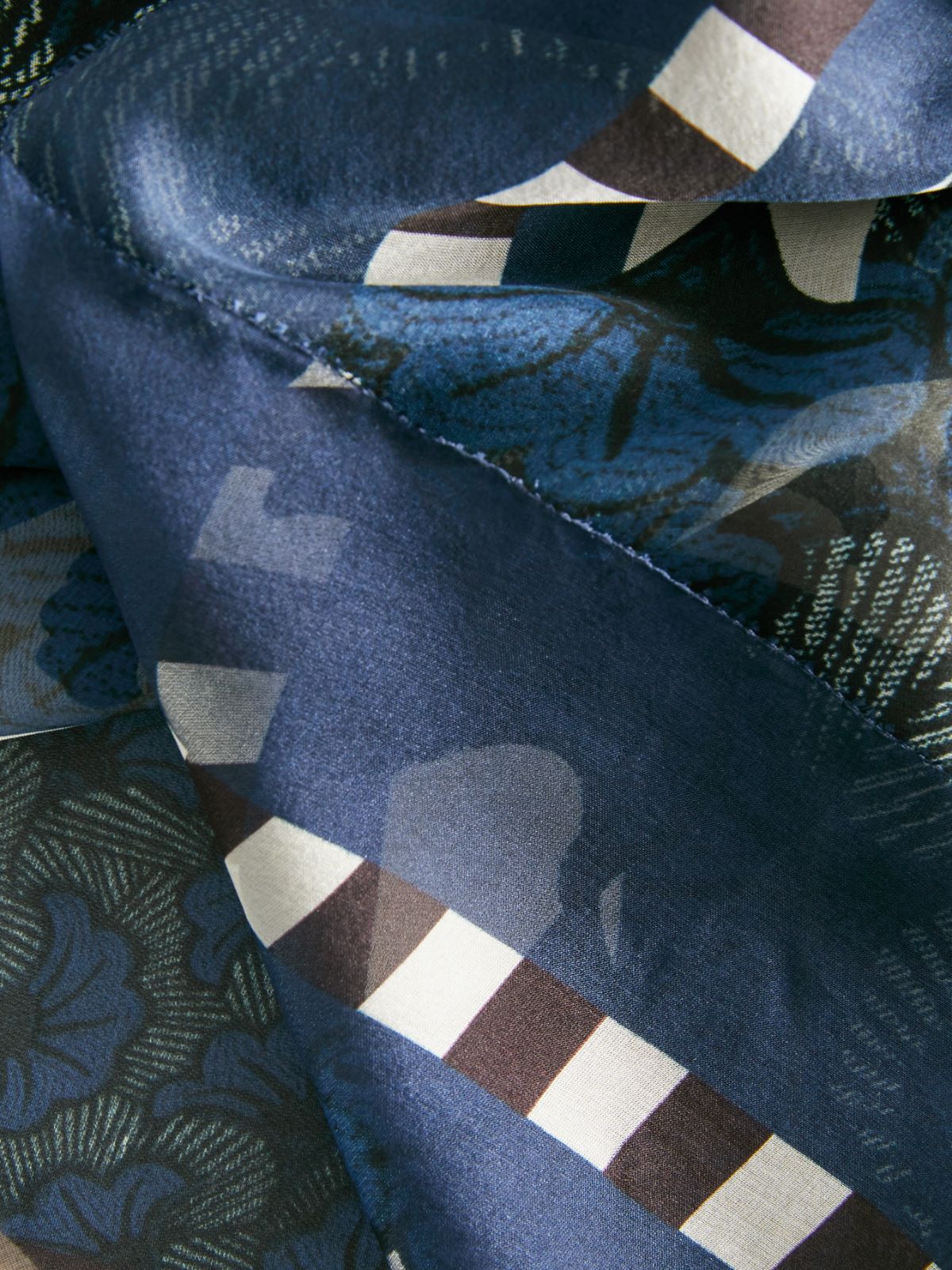 Silk chiffon shawl Weekend Maxmara Silk chiffon shawl Weekend Maxmara