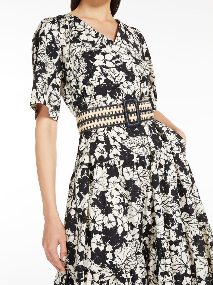 Summer Hideaway: Campagna SS22 | Weekend Max Mara