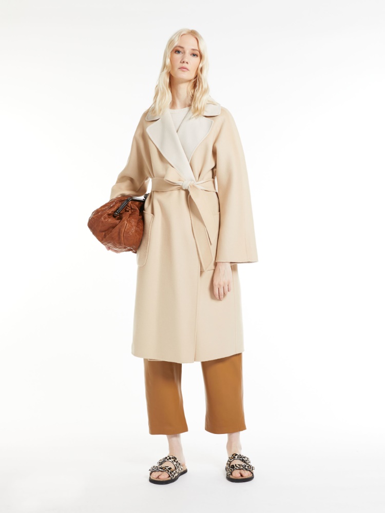 Large leather Pasticcino Bag, tobacco | Weekend Max Mara