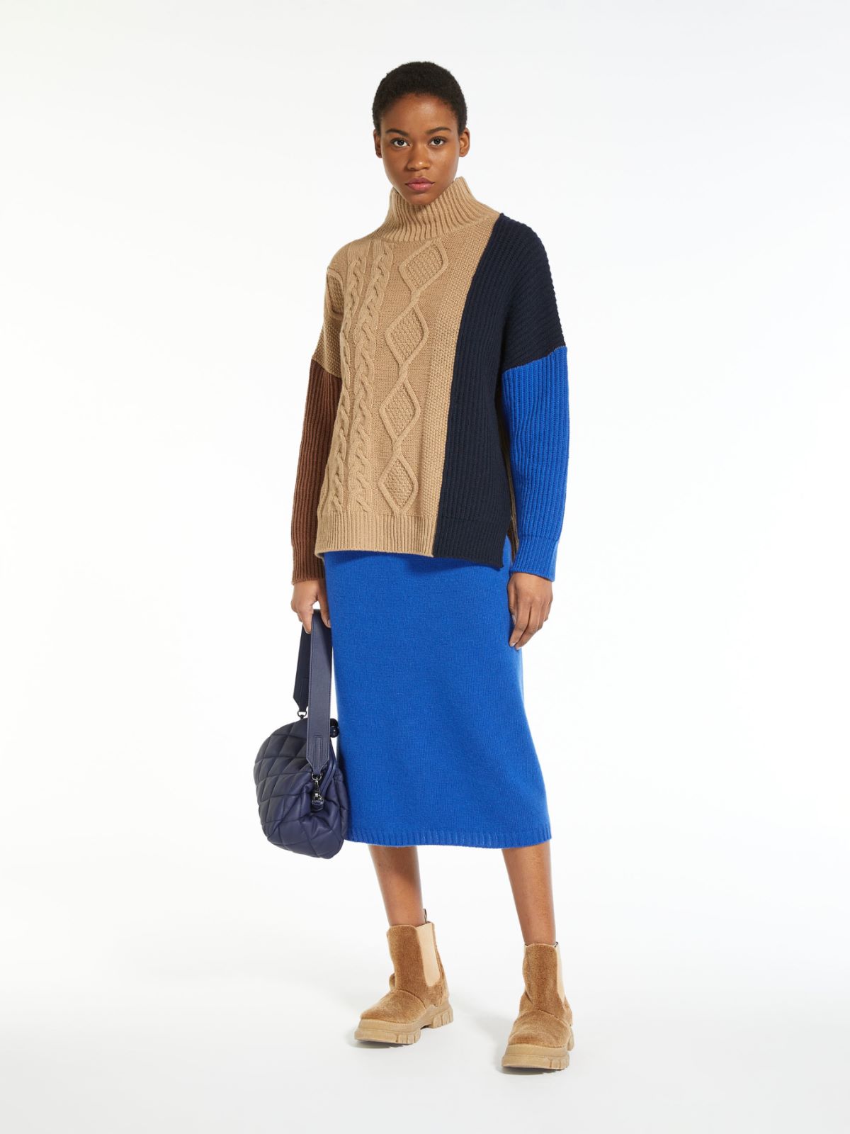 Wool yarn skirt, cornflower blue