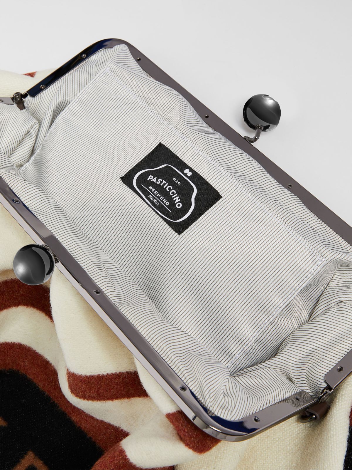 LIMITED EDITION- EYECATCHER bag- pure wool – Make a Point bags