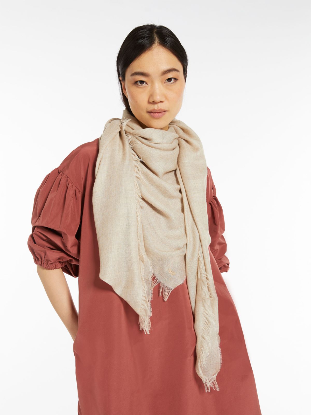 Viscose and cashmere shawl, beige Weekend Max Mara
