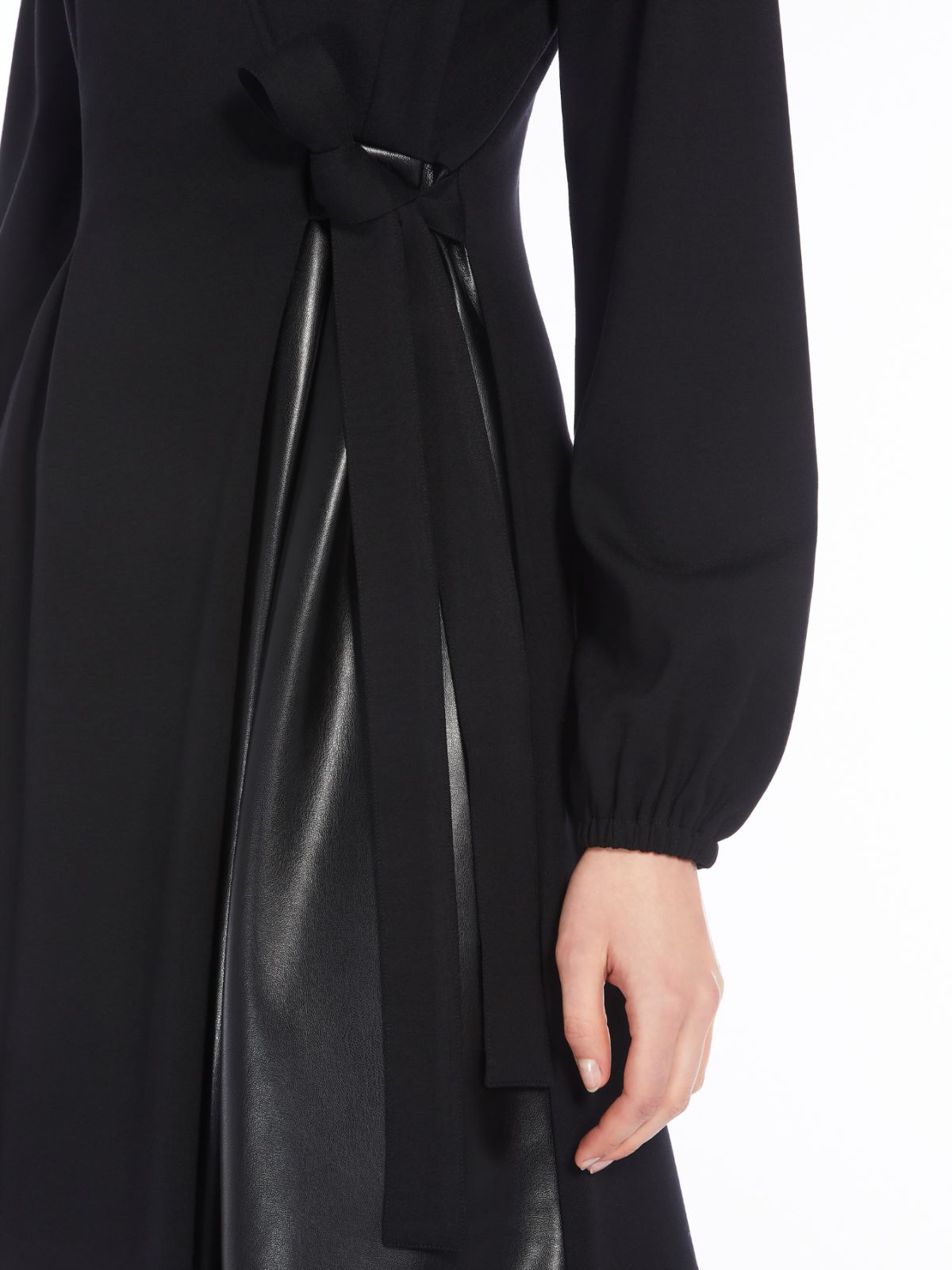 Milano-knit short jersey dress, black | Weekend Max Mara