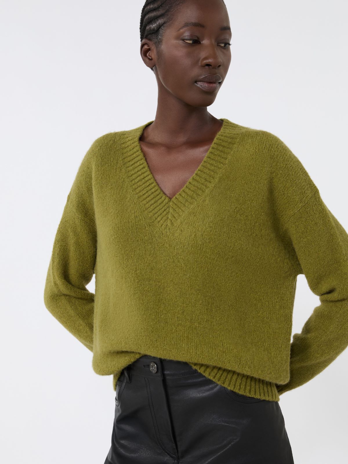 Alpaca and cotton V-neck jumper - OLIVE GREEN - Weekend - 4