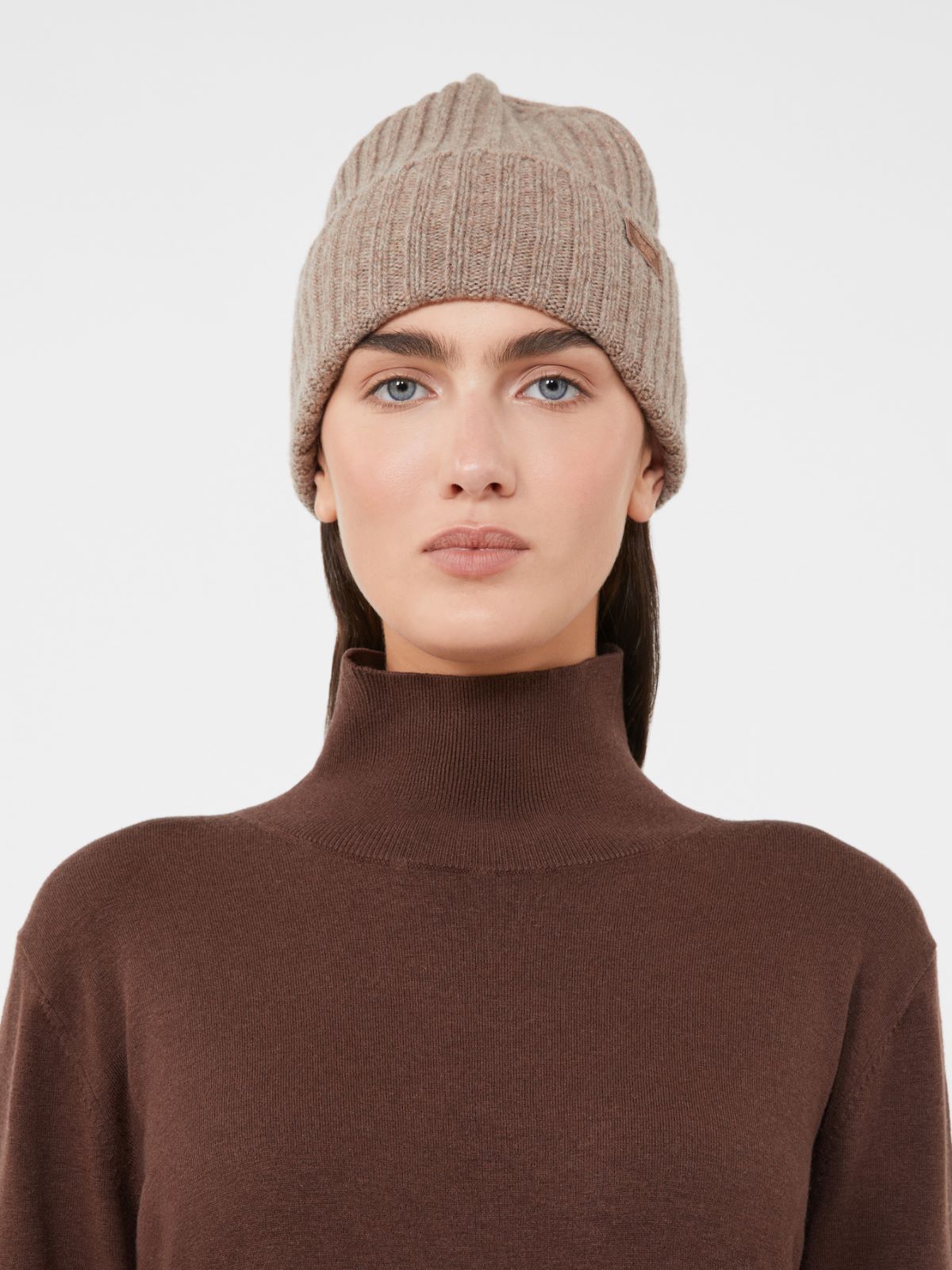Wool yarn beanie - BROWN - Weekend - 4
