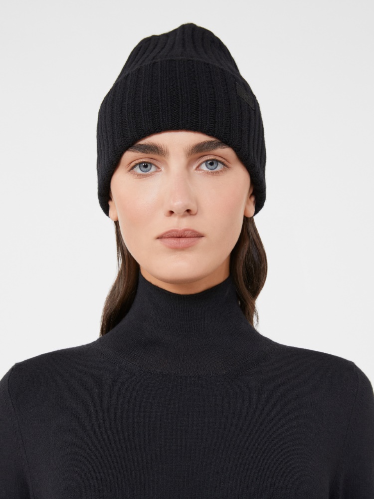 Wool yarn beanie - BLACK - Weekend - 2