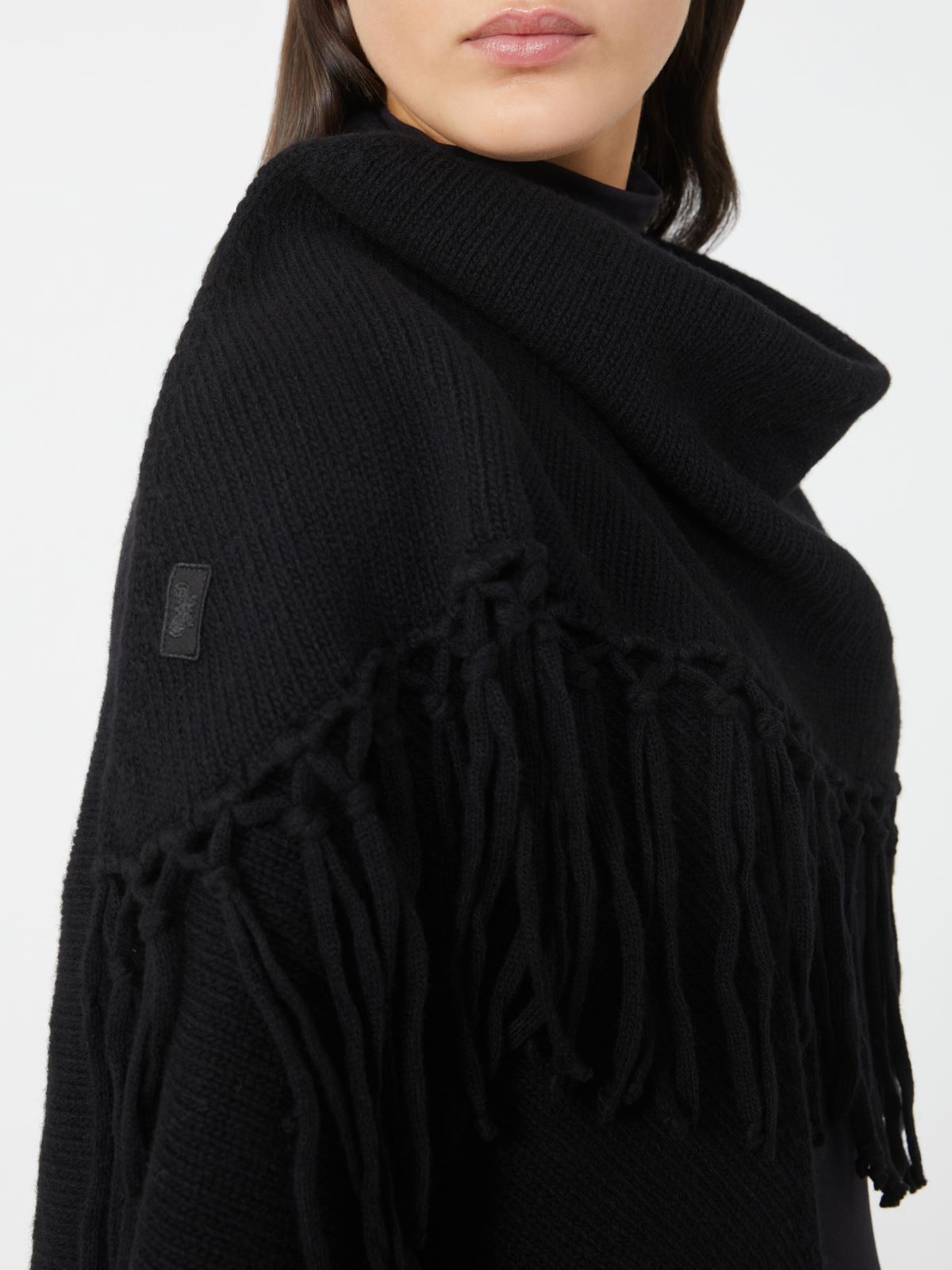 Wool shawl with fringes - BLACK - Weekend - 4