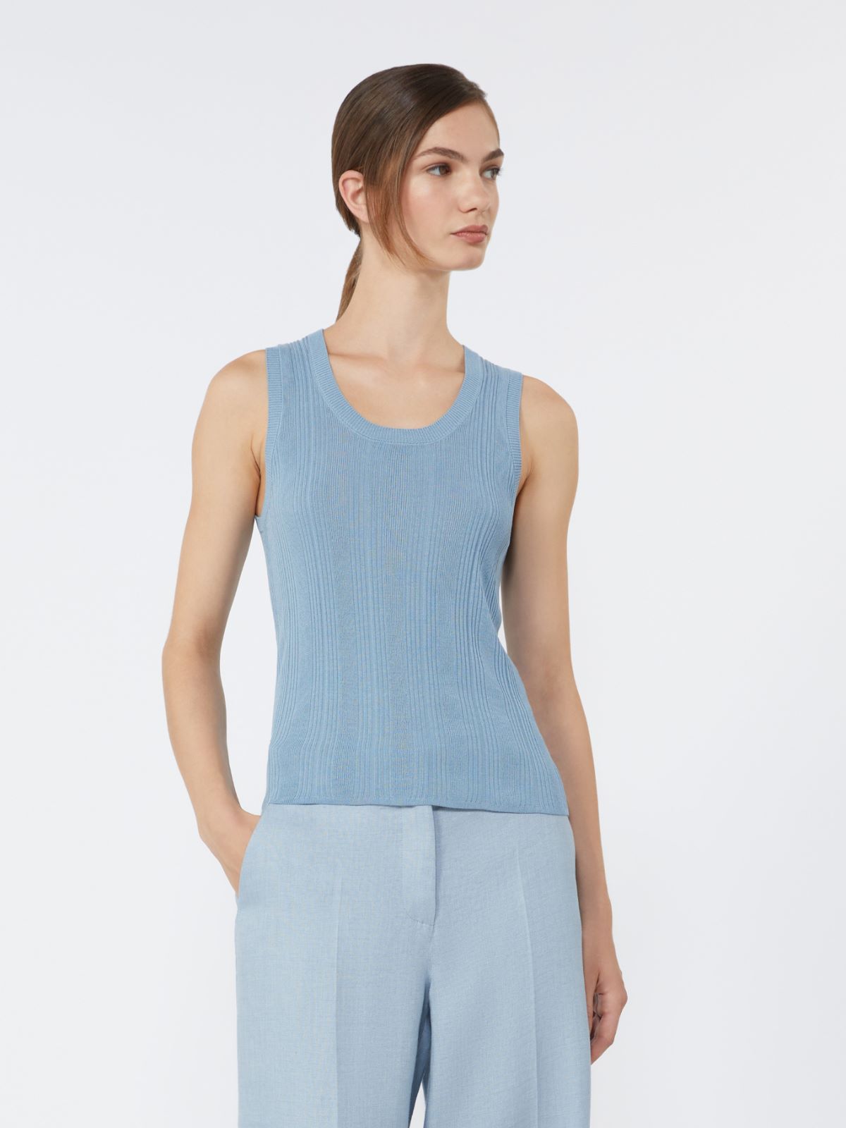 Viscose yarn sleeveless jumper - LIGHT BLUE - Weekend - 4