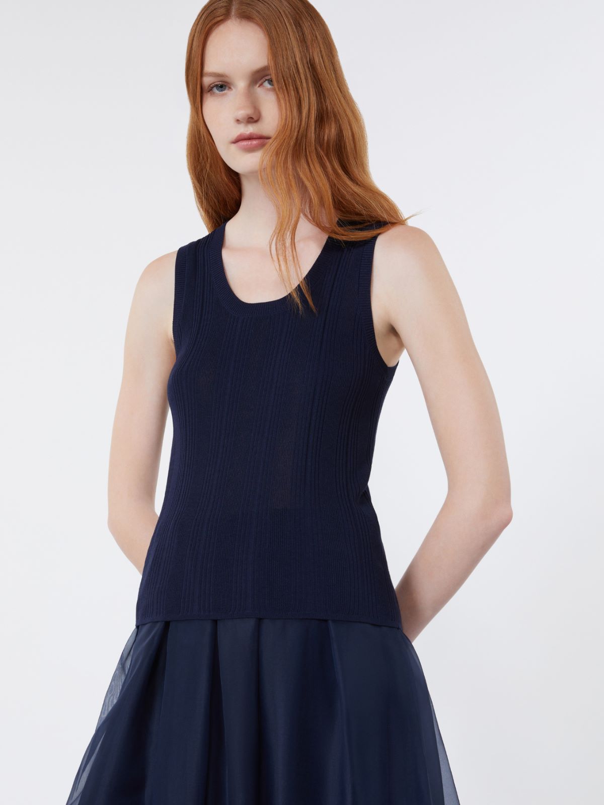 Viscose yarn sleeveless jumper - NAVY - Weekend - 4