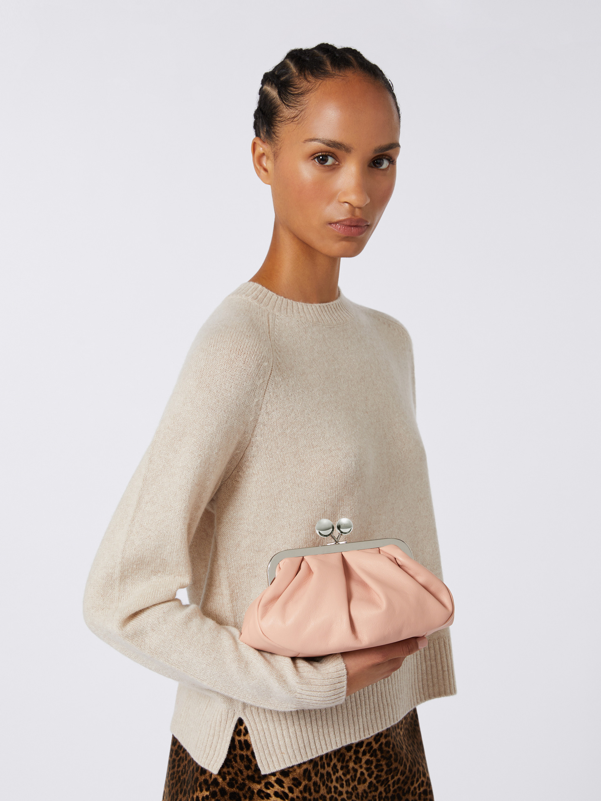 ★新品未使用★MaxMara ピンクベージュ クラッチバッグ　定価¥48,400 Small sheepskin Pasticcino Bag, antique rose | Weekend Max Mara