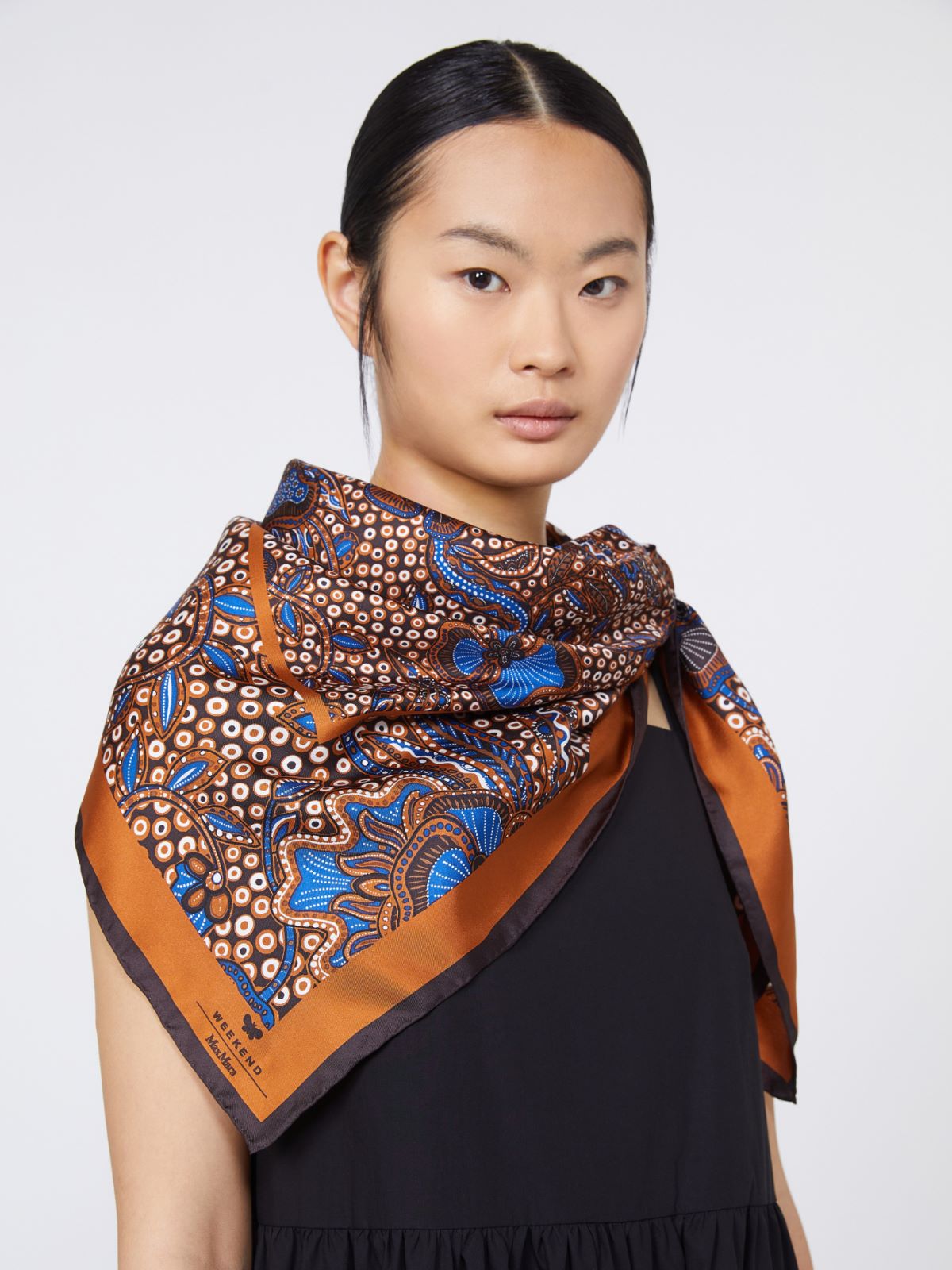 Printed silk foulard - HAZELNUT BROWN - Weekend - 5