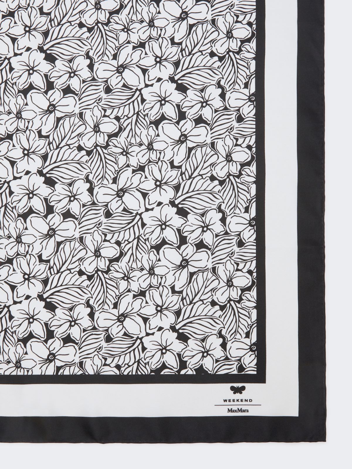 Printed silk foulard - OPTICAL WHITE - Weekend - 2