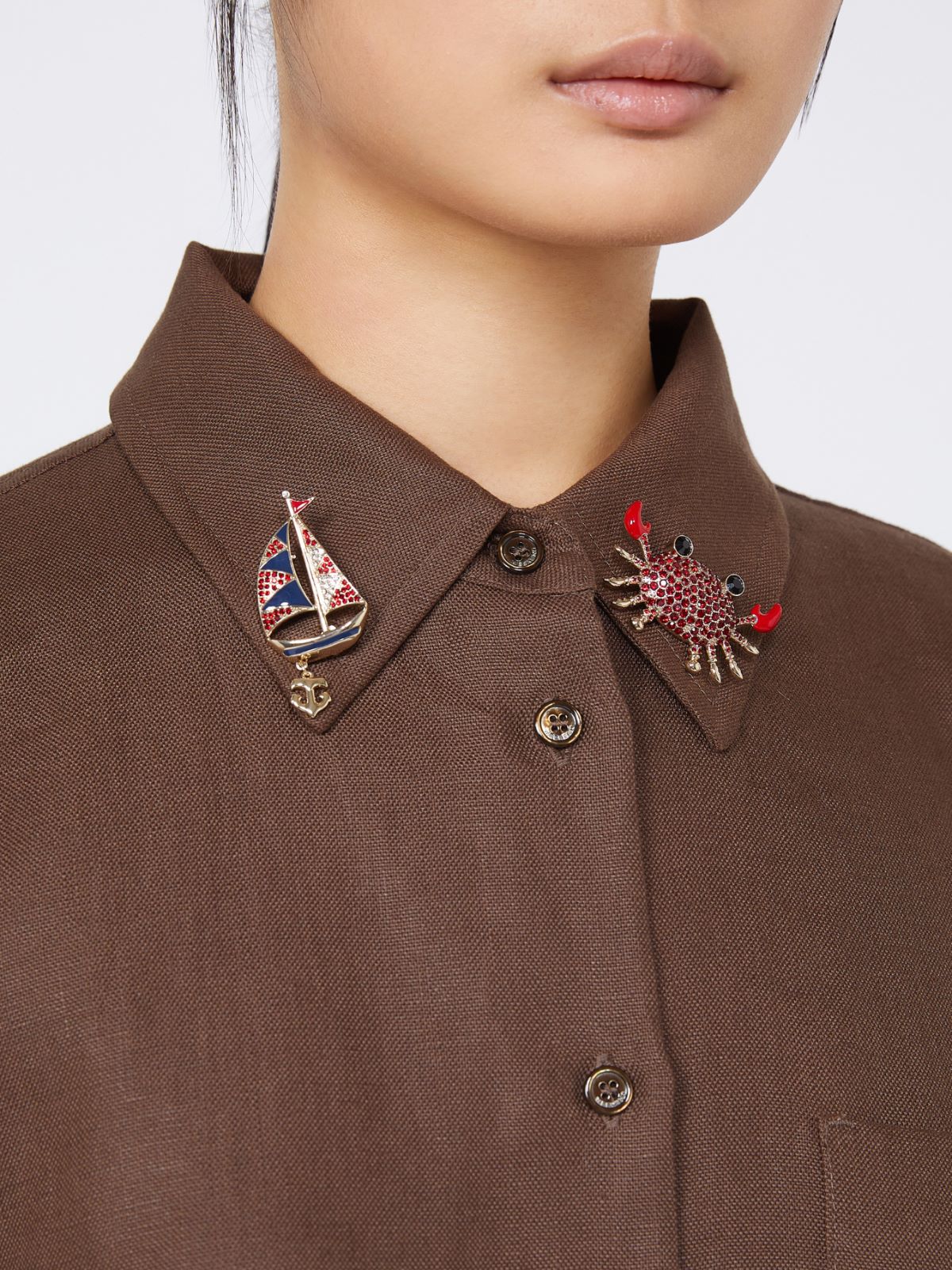 Metal brooch with rhinestones - RED - Weekend - 5