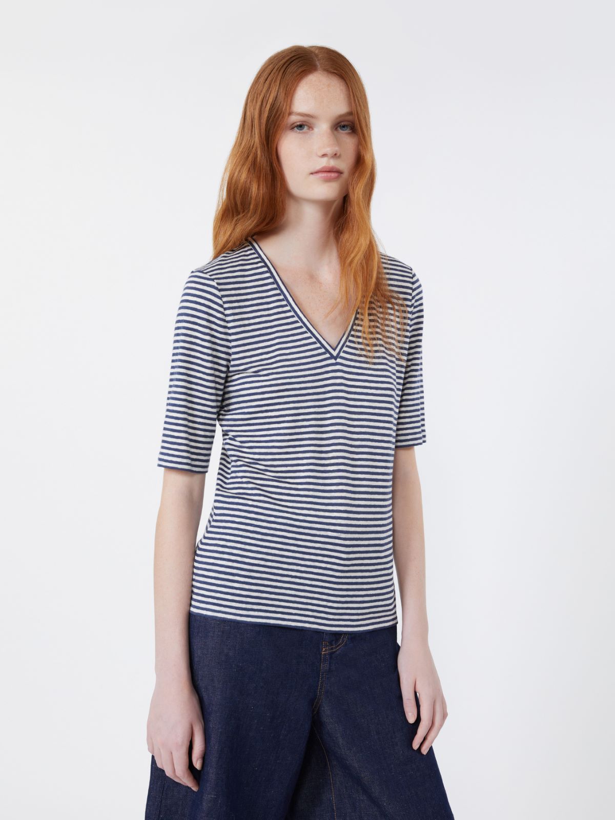 Stretch linen jersey V-neck T-shirt - ULTRAMARINE - Weekend - 4