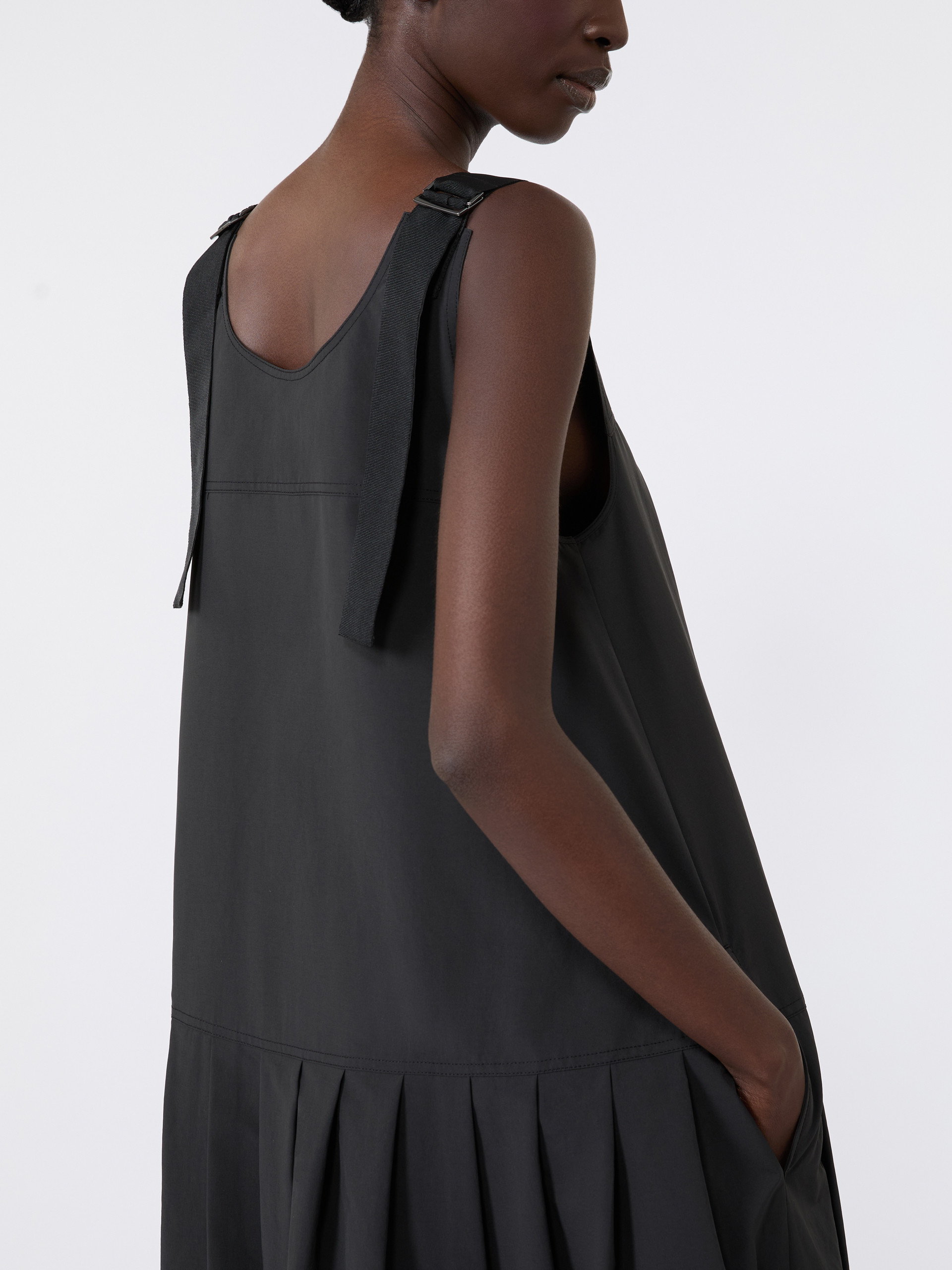 Abito smanicato in tela antigoccia - Weekend Max Mara - 4
