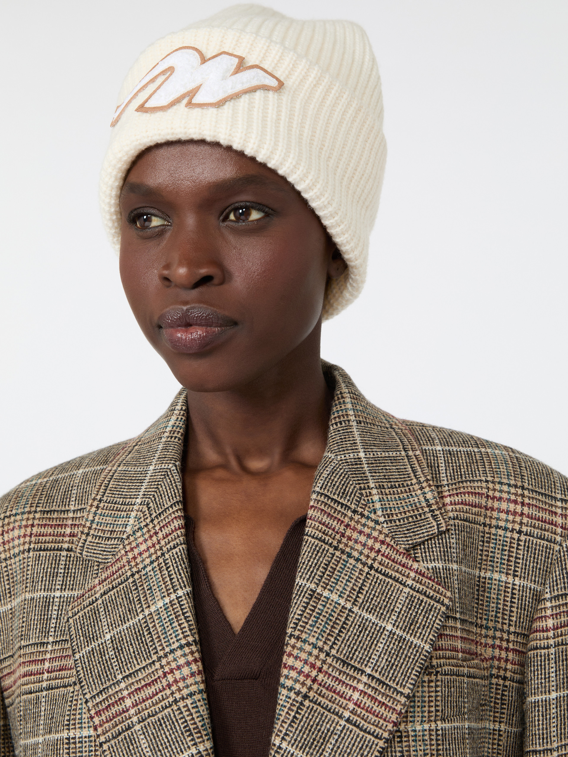 Wool beanie with “W” patch - Weekend Max Mara - 3